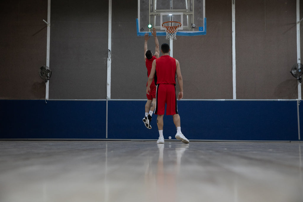 Basketballer making a jump shot