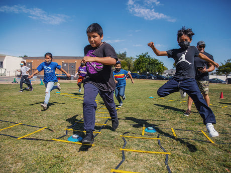 Comparison of power and agility evaluation by the visual response speed test after the body stabilization exercise intervention of handball, football and volleyball athletes in elementary school